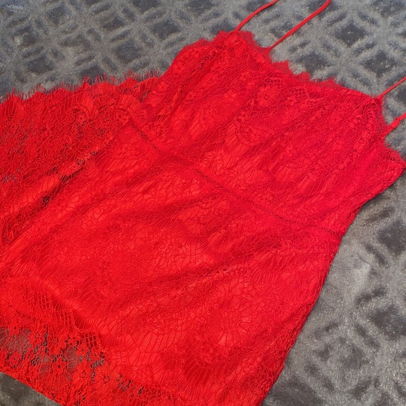 Red lace LULU dress - Picture 6 of 9